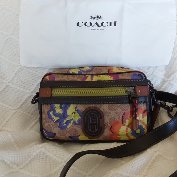 Coach Floral Patterned Crossbody Bag - Picture 3 of 16